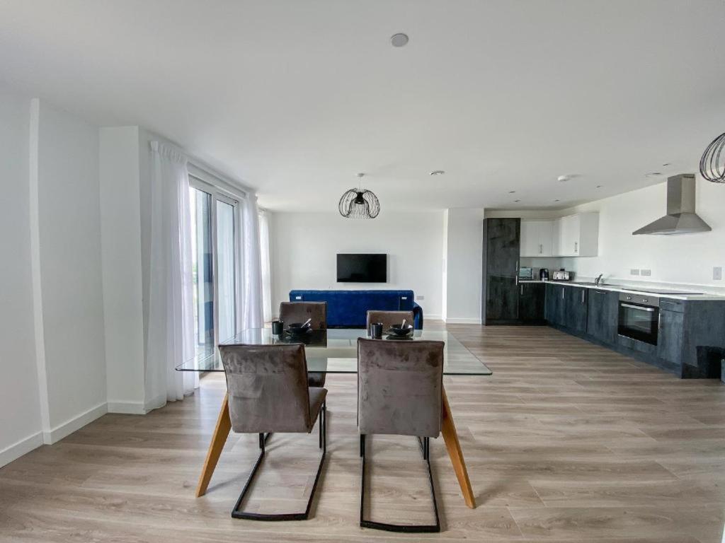 Bayard Plaza Penthouse Apartments Peterborough Exterior photo